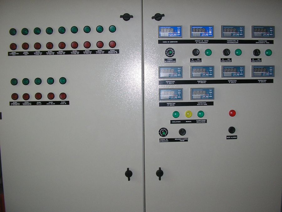 Tablero eléctrico en obra