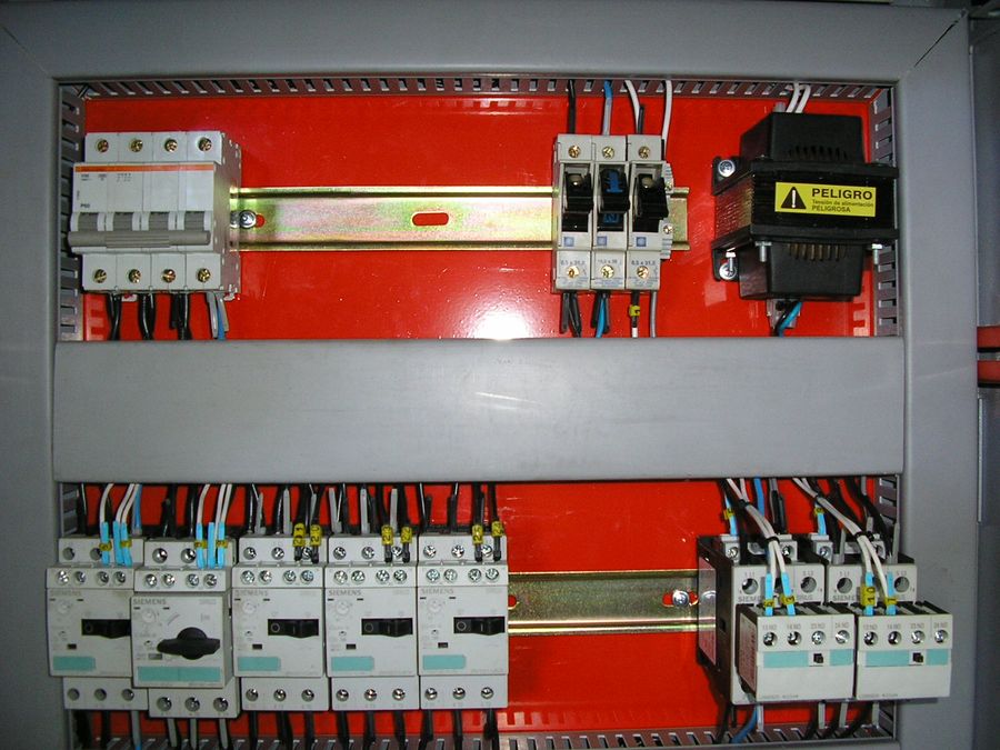 Tablero eléctrico en obra
